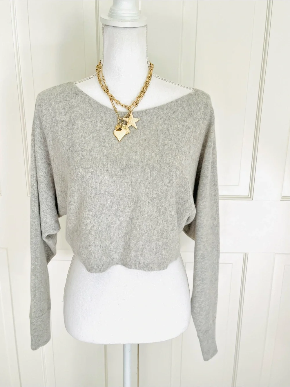 Club Monaco 100% cashmere light gray cropped sweater M NWOT
